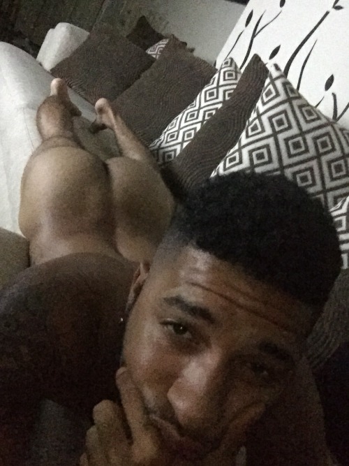 pradaboiswagg: Assed out on the couch