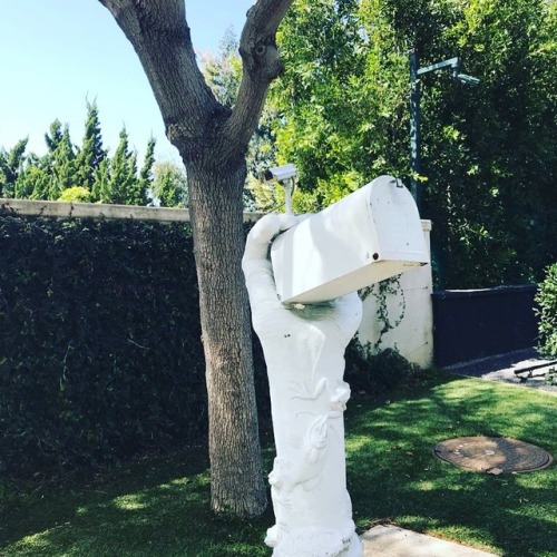 Came across this on a cycle tour of Hollywood and Beverley Hills - thought it was very cool ! (at Be