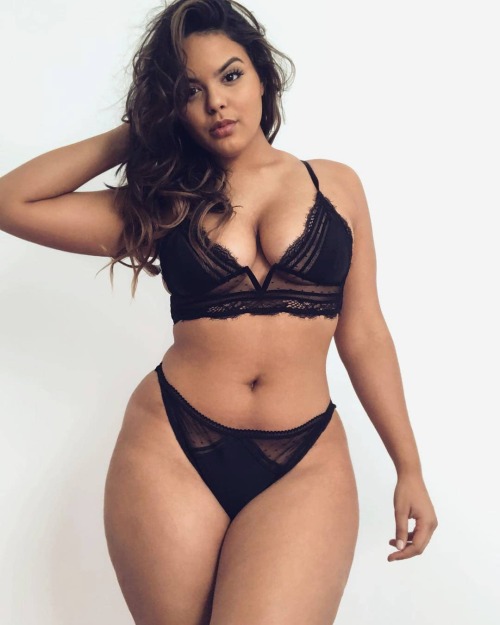 thickn-ass:  Your curvy hookup is waiting!