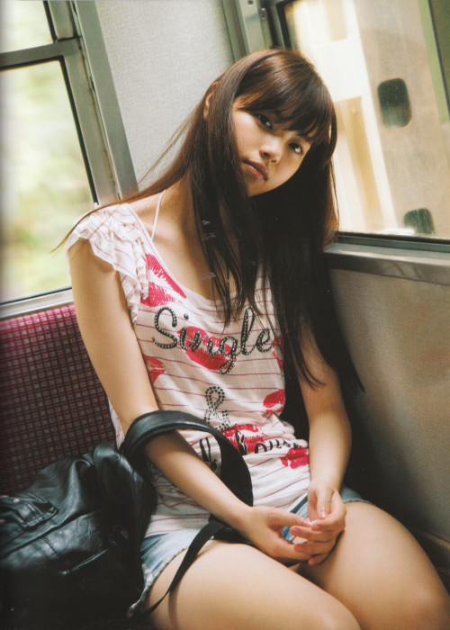 voz48:  Nishino Nanase 1st Photobook 「Fudangi」