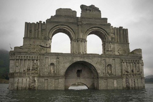 anarchy-of-thought:Underwater church in mexico