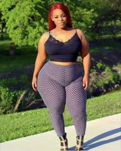 fletchertrowan:  hitemhard51: ThicknCurvy