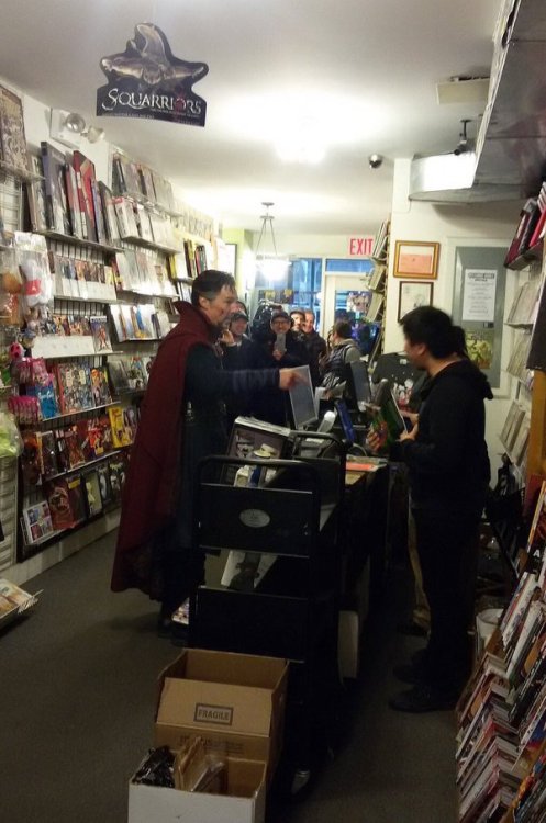 talalyla:Seph`‏@sephlockASDoctor Strange walks into a comics shop. NOT A JOKE how dare he act like i