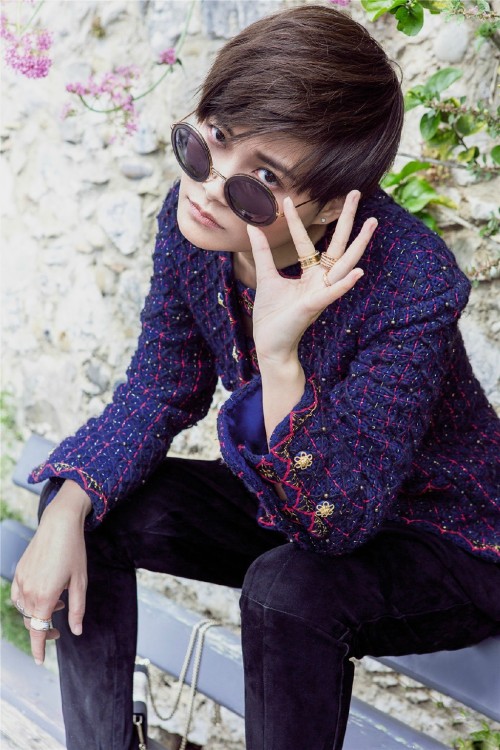 fuckyeahchinesefashion:Li Yuchun | 李宇春 |  Chris Lee    PHOTO: @BURAN-MUSE 