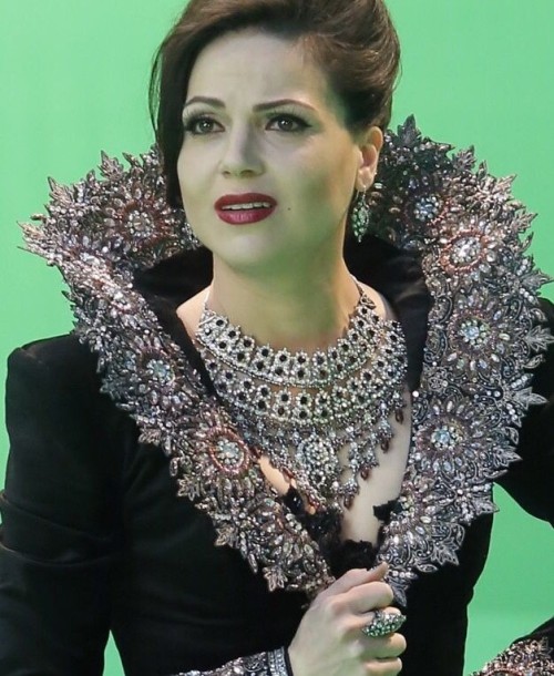 evil-regal08:  @LanaParrilla