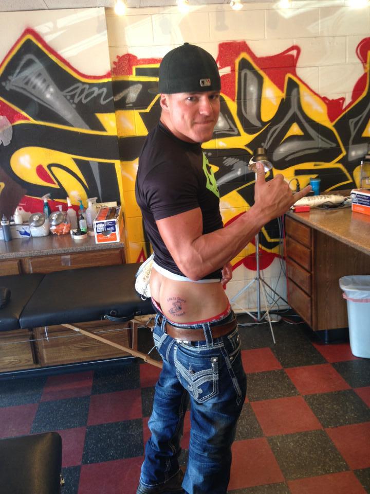 facebookhotes:  That ass! Hot guys from America found on Facebook. Follow Facebookhotes.tumblr.com