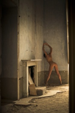 500pxpopularnude:  corner…. by fotowalo , via http://ift.tt/1sCEyxv