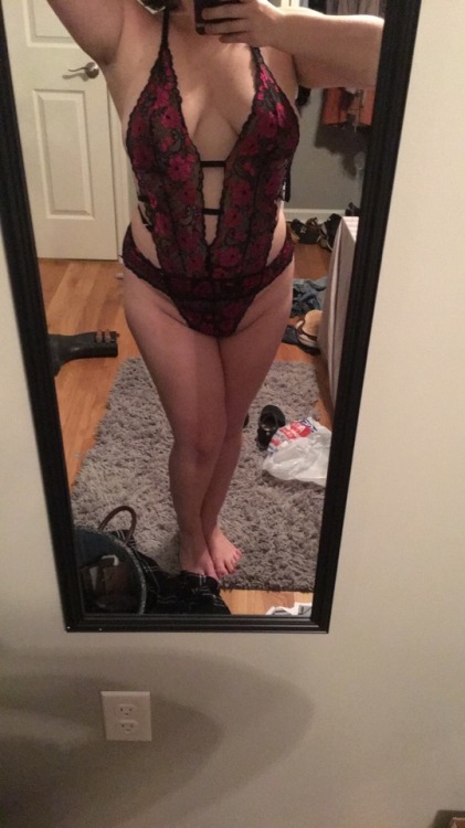 gangbangdreamer: Tfw you order lingerie to feel better about your body and you still look like dogsh