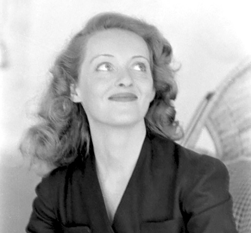 julia-loves-bette-davis: Bette Davis for LIFE 〡 Alfred Eisenstaedt, 1939
