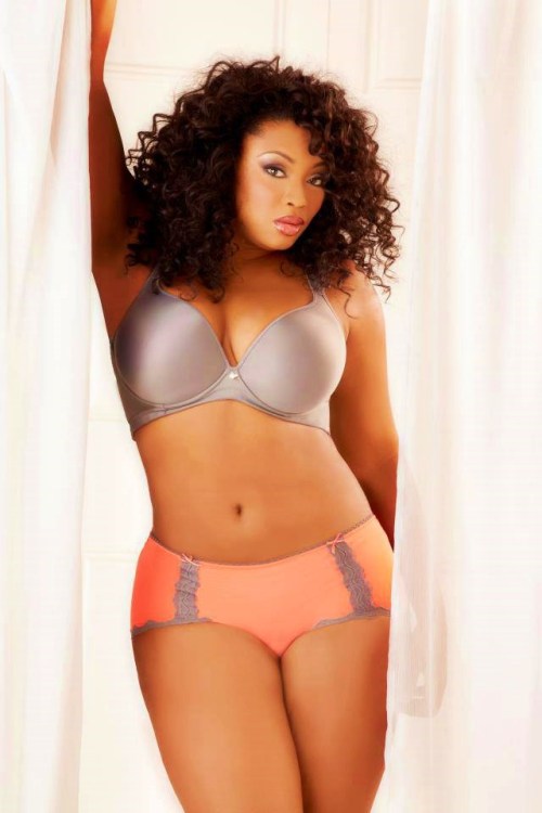 girlzwithcurves:  a gallery of loveliness……. Shi xoxo 