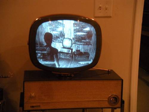 oswaldofguadalupe: Fallout 3 displayed on a vintage 1950’s era Philco Predicta TV set