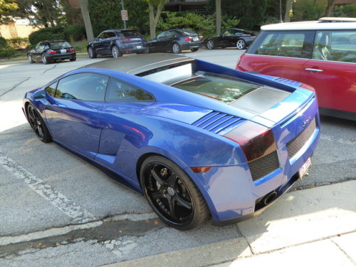 fromcruise-instoconcours:  If you’re looking for a highly-depreciated, but still-amazing supercar, the Gallardo would be a pretty great choice