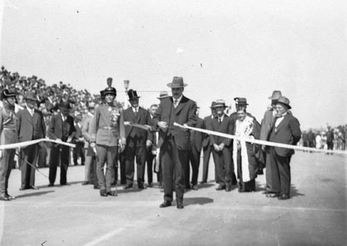 March 19th 1932: Sydney Harbour Bridge opensOn this day in 1932, the Sydney Harbour Bridge was opene