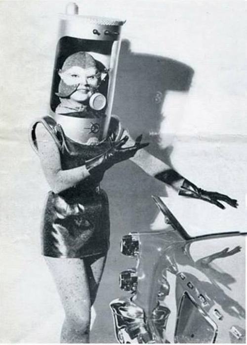 atomic-flash:  The Mystery Girl from The World Of Autodynamics, 1956 (via Nemojp Dante )