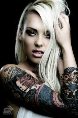 swoop-cypry:  inked-dollz:Inked girl http://inked-dollz.blogspot.com/