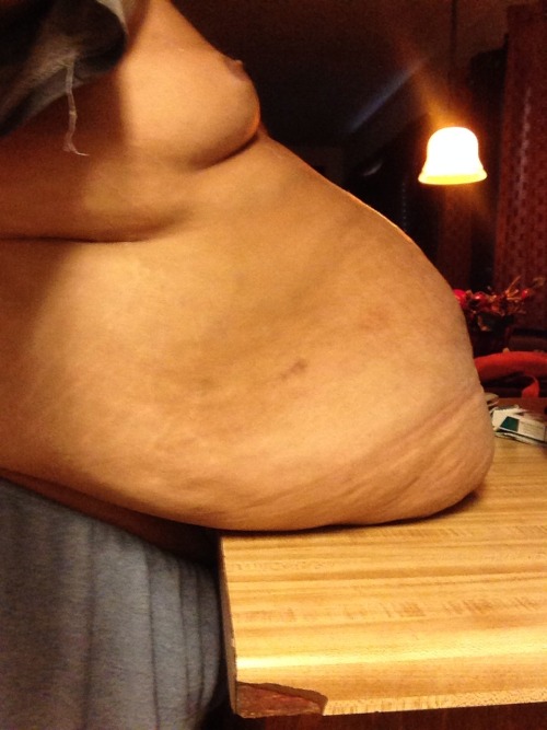 bearjc:  My big belly. U wanna play   Why yes. Yes I do.