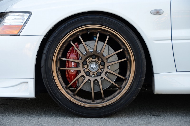 jasonkha:  2006 EVO IX on Volk RE30s.