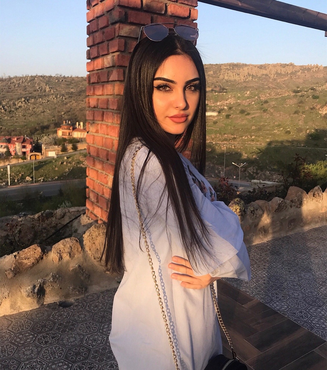 glaminaj:  @glaminaj 👑