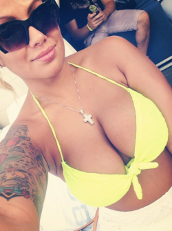 bikini-selfies:  She sure earned her name, Juicy Jacky