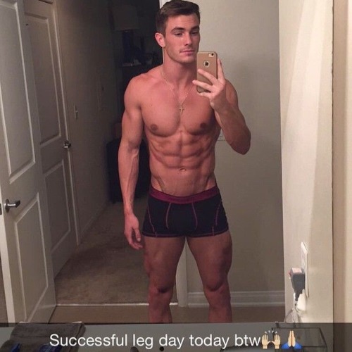 i-suck-perfectly:  tmblrish:  Trainer and Instagram Celeb Vince Sant bares it all 🍆  I. AM. DEAD.