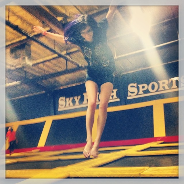 JUMP JUMP CRISS CROSS&rsquo;LL MAKE YA (at Sky High Sports)