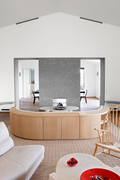 {Another H&H fave! Love this minimalist home in Saint Tropez by done in a  Pierre Yovanovitch st