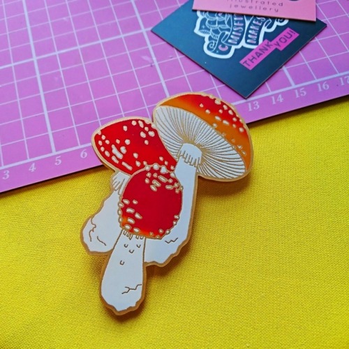 bamboocounting: sosuperawesome: Mushroom Jewelry, by Misfit Makes on Etsy @vardasvapors