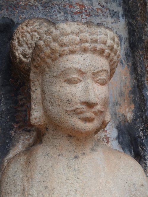 arjuna-vallabha:Man sculpture, Chola period, Tamil Nadu