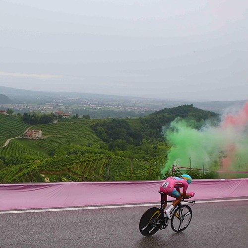 deepsection: fabbricadellabici: “1 day in pink @FabioAru1 @giroditalia #stage14 #timetrial #cycling 