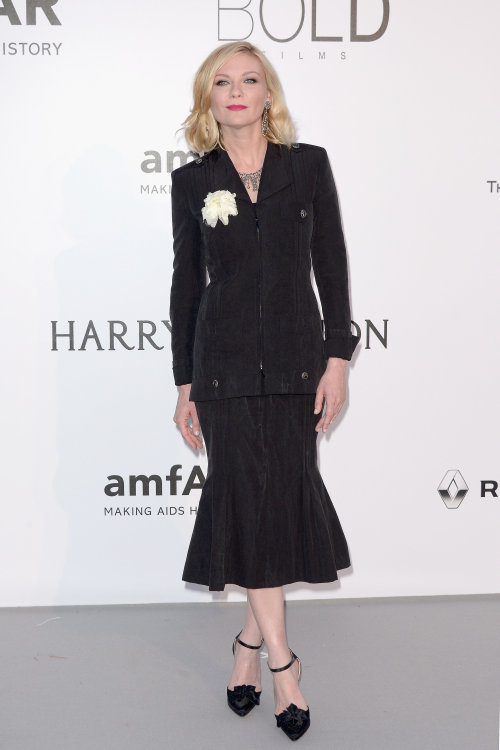 Sonam Kapur (in Ralph &amp; Russo), Sasha Luss (in Balmain), Kirsten Dunst (in Chanel dress, Chr