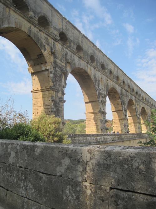 Deux vues sur le Pont du Gard, Occitanie, 2016.