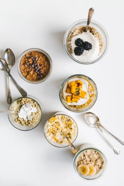 http://faring-well.com/everyday-overnight-oats-6-ways/
