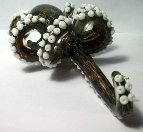 its-over-thats-all-she-wrote:  I want this pipe.  