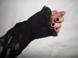 These sleeves are so pretty. 