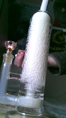 northerngrower:   Mobius stemless 65mm with stereo matrix. And a stack of bubbles. 