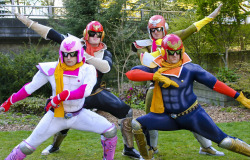 stellarmoonbunny:  gamefan23:  Event: Sakura-Con 2011 Cosplayers: unknown as Captain Falcon.  Photographer: gamefan23 (Jason E.)  You guys’ll never be this cool :) 