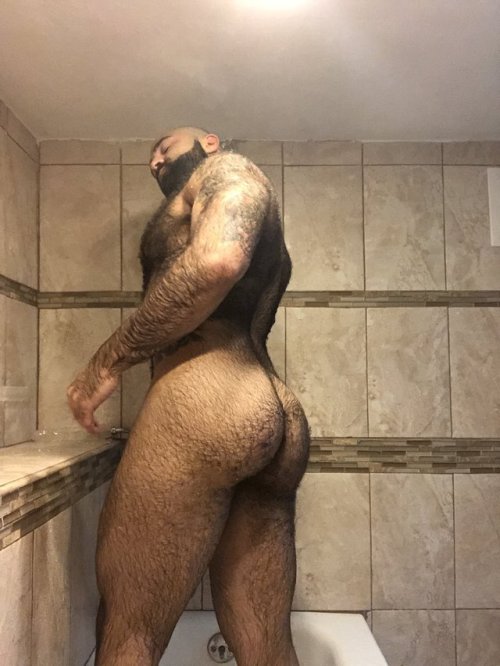 dallastxfreeballer:  brotherbator:  therealjblokey:  I can’t get enough of the handsome Atlas Grant or his fat hairy gorilla ass. 😍  FURRY FUKKER FANTASY MAN WITH THE ASS SO FAT  DAYUUUUUUMMM! 🔥
