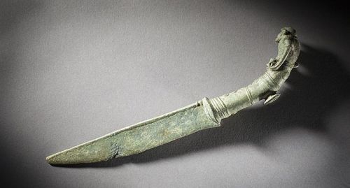 art-of-swords: Knife with Seal Dated: circa 12th century Culture: Cambodian Medium: copper alloy Mea