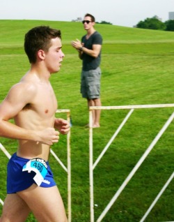 hotbeautifulboys:  Cute runner