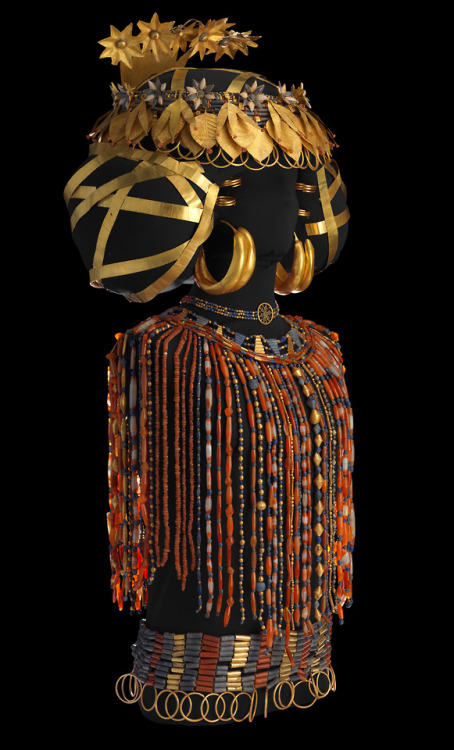 spiritsdancinginthenight:Queen Puabi’s Headdress and Beaded Cape Early Dynastic III, 2550-2450 B.C.E