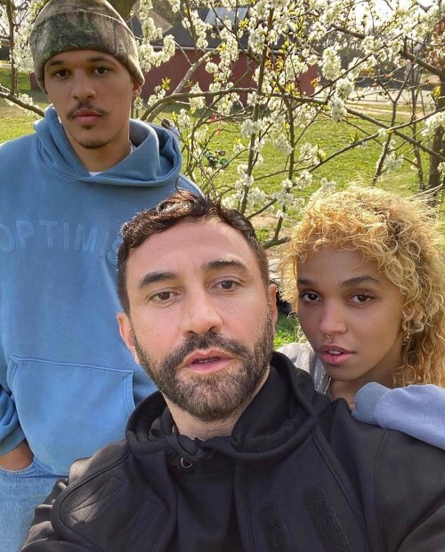 fkatwigs: “adopt a family this easter, go to the park and turn tf up (within guideline restrictions)