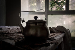 silvertipsofearlgrey:tea time by eLe_NoiR on Flickr.