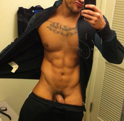 urzipper:  Your zipper will bulge!  http://urzipper.tumblr.com/My Dick/Art: http://ifmypeniswas.tumblr.com/