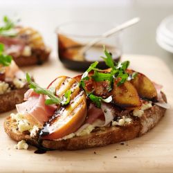 cooking-confessions:  Peach Bruschetta with