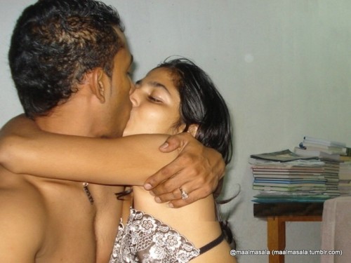 Porn photo maalmasala:  Cute Young Desi Girl Fucking