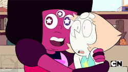 volcanicgem:  I haven’t edited a gif in ages. But as soon as I saw Garnet’s reaction to Smokey Quartz, I just had to!! 