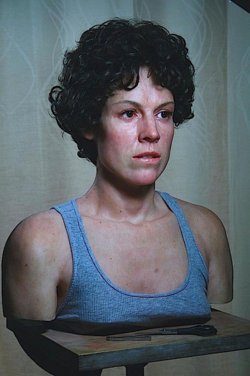 lospaziobianco:  Ultra-Realistic Ellen Ripley Bust Sculpture From ‘Aliens’ by Steve Scotts via 