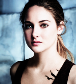 dailyshailenewoodley:  Entertainment Weekly - Divergent Session. 