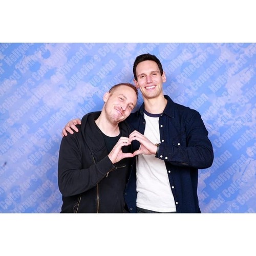 Cory Michael Smith &amp; Robin Lord Taylor attend HollyCon in TokyoVia: Instagram