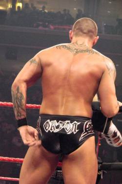 rwfan11:  Randy adjusting his trunks…….I